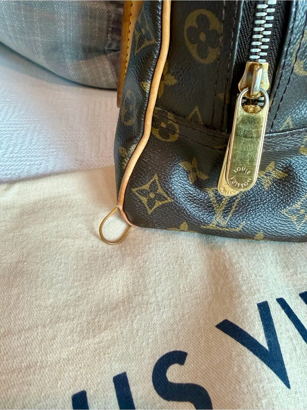 Authentic Louis Vuitton Manhattan PM Monogram Handbag – 2008